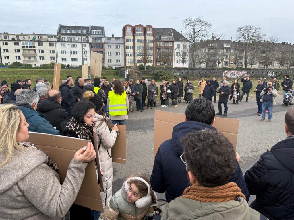 Proteste gegen al-Dschulani in Köln