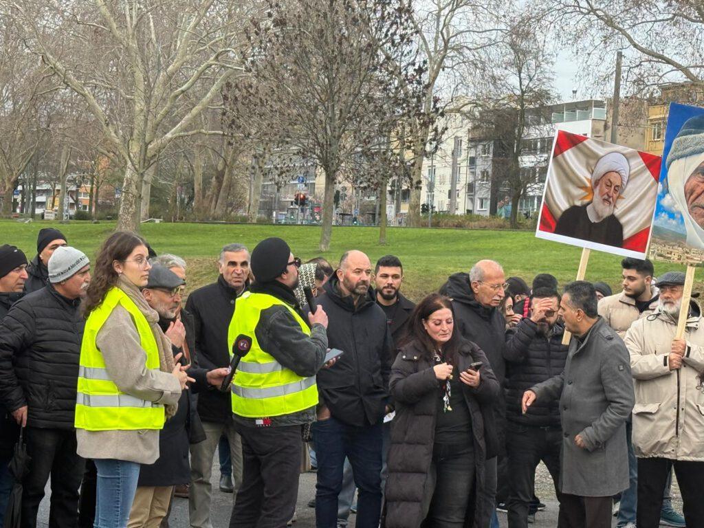 Proteste gegen al-Dschulani in Köln