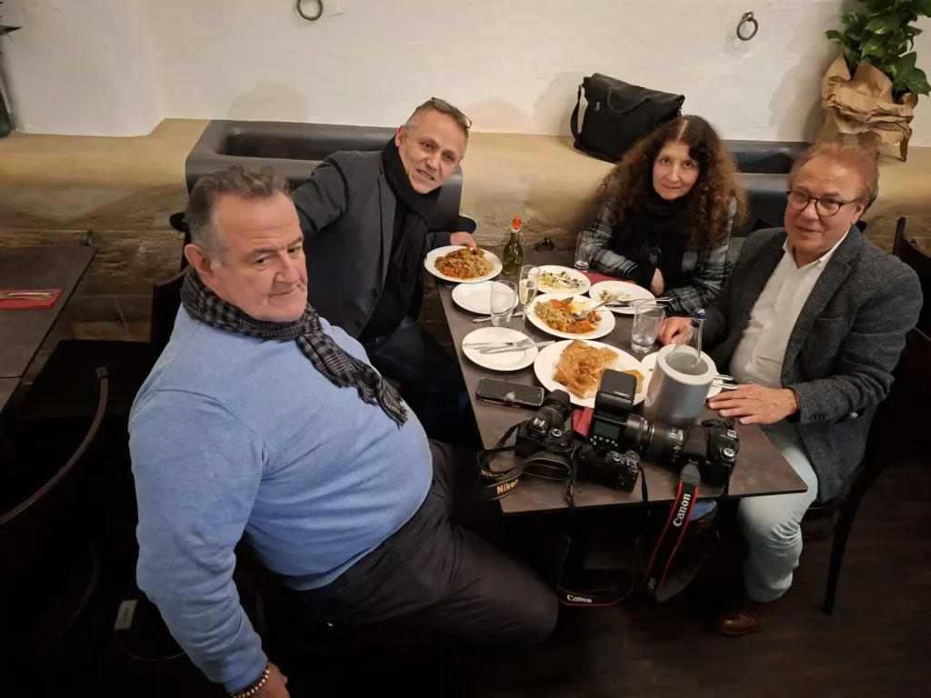 Deniz Seylan, Fremden Info yazarı Halit Yaşar Demirbağ, Sorumlu Müdür Cumali Yağmur ve eşi Ayşem Eker